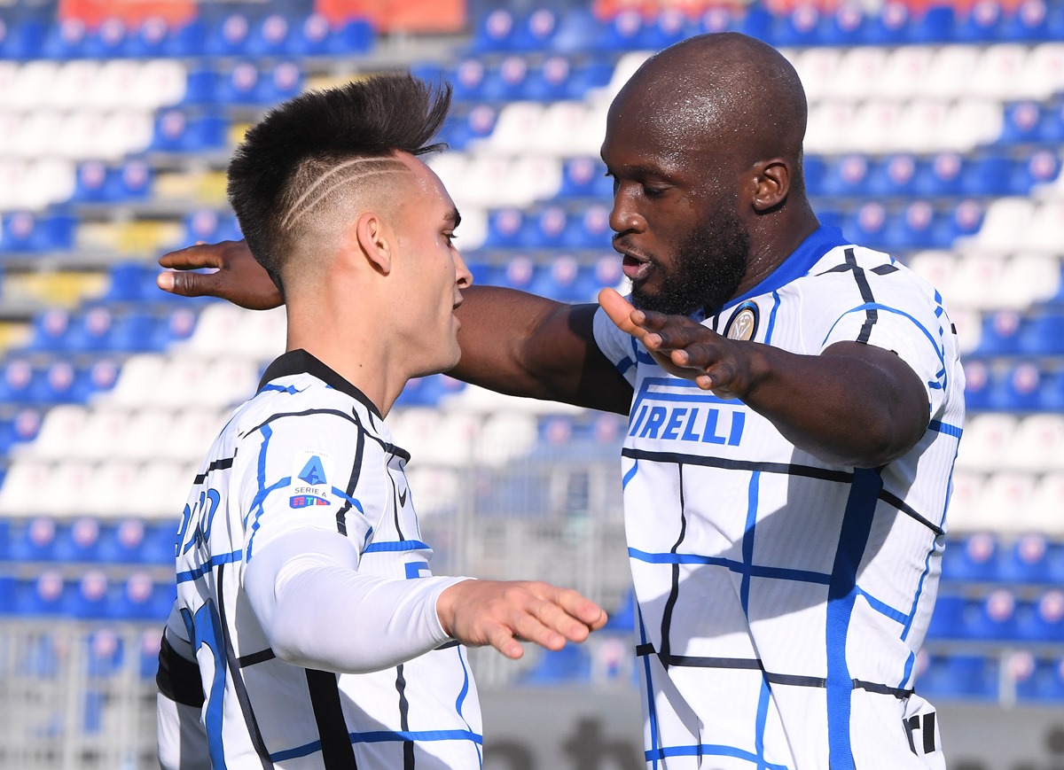 Soccer Football - Serie A - Cagliari v Inter Milan - Sardegna Arena, Cagliari, Italy - December 13, 2020 Inter Milan's Romelu Lukaku celebrates scoring their third goal with teammates REUTERS