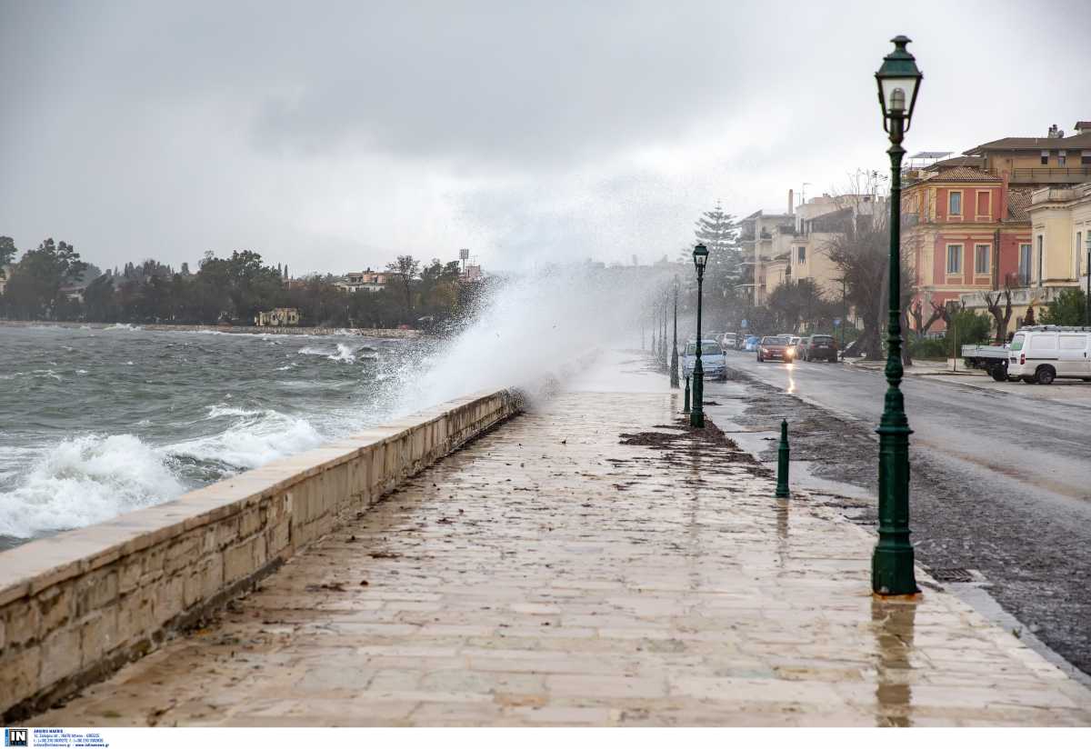 Καιρός: «Δεμένα» τα πλοία ανοιχτού τύπου σε Κέρκυρα και Ηγουμενίτσα