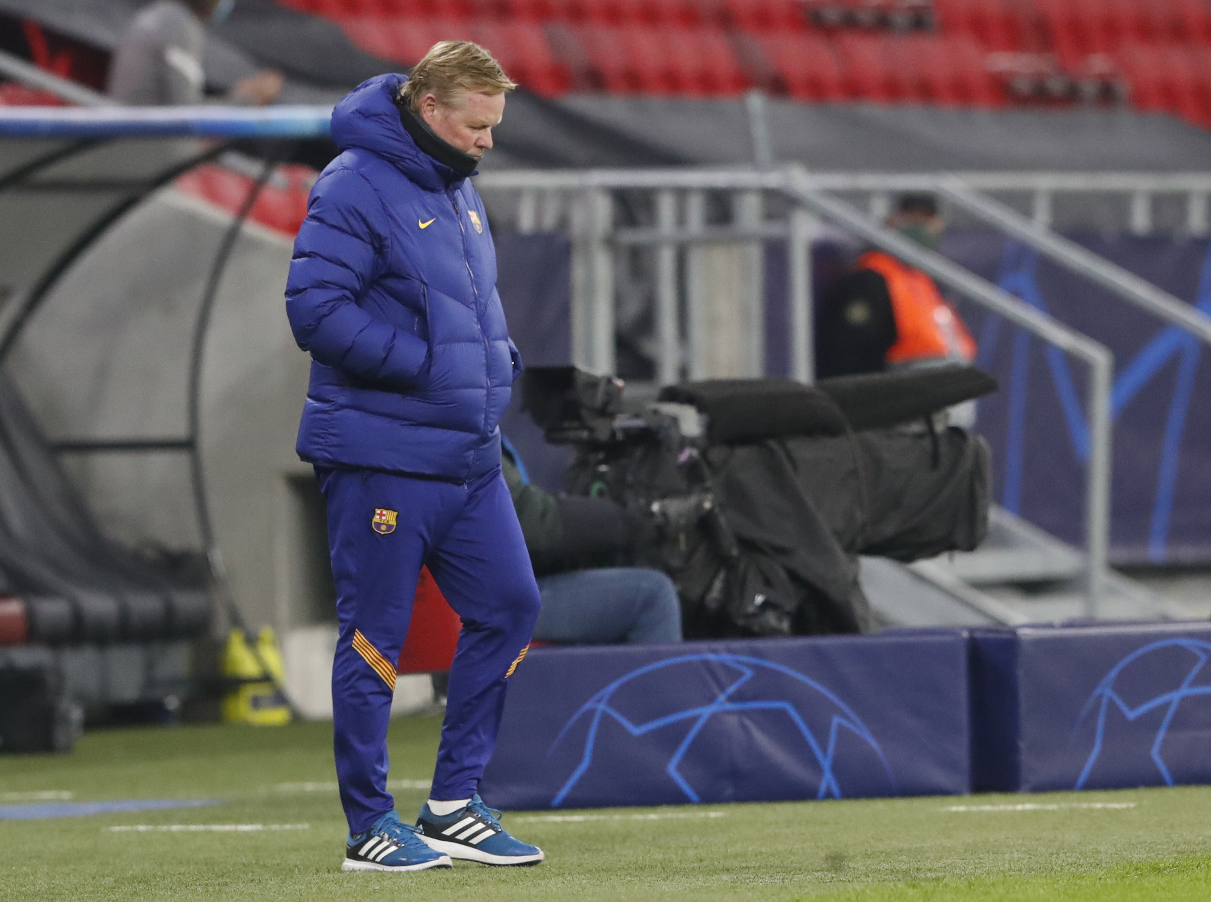 Soccer Football - Champions League - Group G - Ferencvaros v FC Barcelona - Puskas Arena, Budapest, Hungary - December 2, 2020 Barcelona coach Ronald Koeman REUTERS