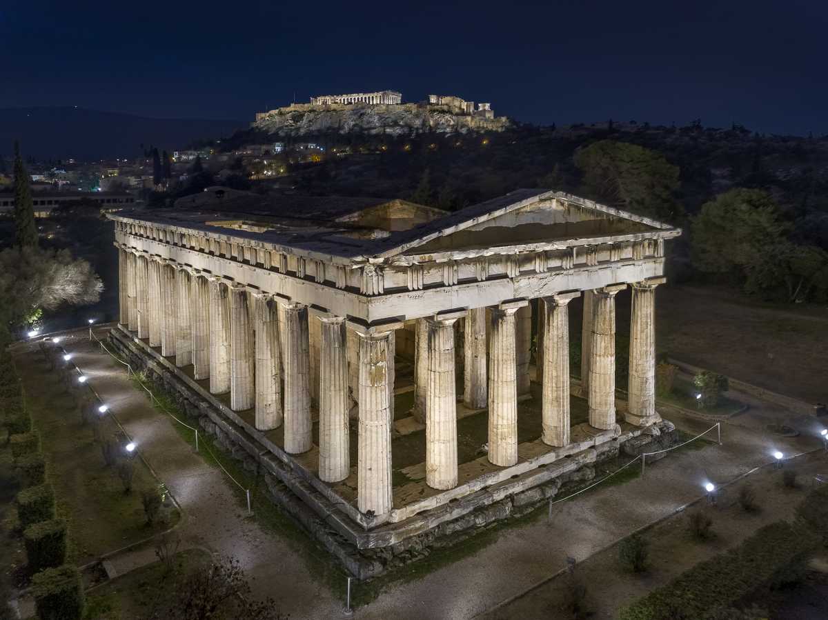 Νέος εντυπωσιακός φωτισμός στο ναό του Ηφαίστου και στο μνημείο Φιλοπάππου (pics, video)
