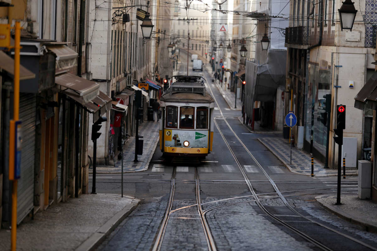 Πορτογαλία: Ρεκόρ κρουσμάτων και απαγόρευση κυκλοφορίας μετά τις 11