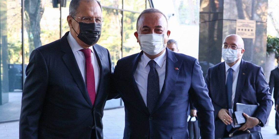 Τσαβούσογλου: “Άδειασε” τις ΗΠΑ για τις κυρώσεις στους S-400 στο τετ-α-τετ με τον Λαβρόφ!