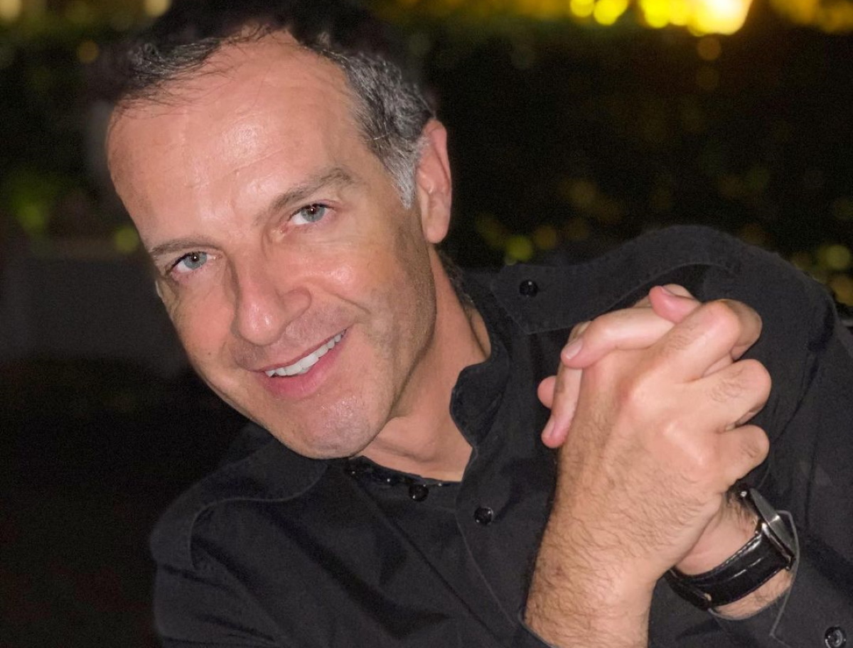 Τέλος ο Άρης Καβατζίκης από το HELLO -“Το 2020 φεύγει αφήνοντας ένα μεγάλο χτύπημα στα έντυπα”