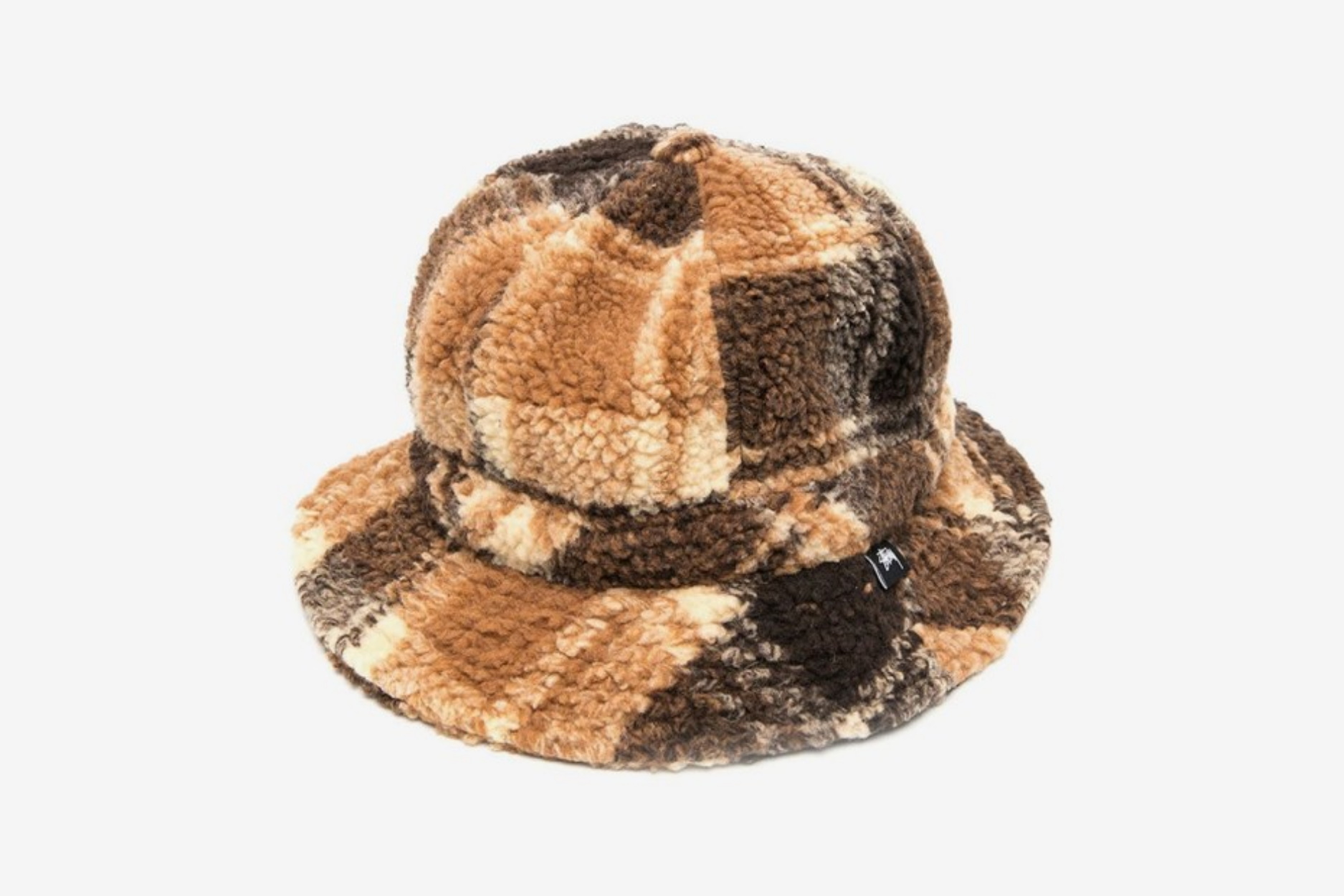 Το καπέλο που θα τραβήξει όλα τα βλέμματα πάνω σου αυτόν τον χειμώνα