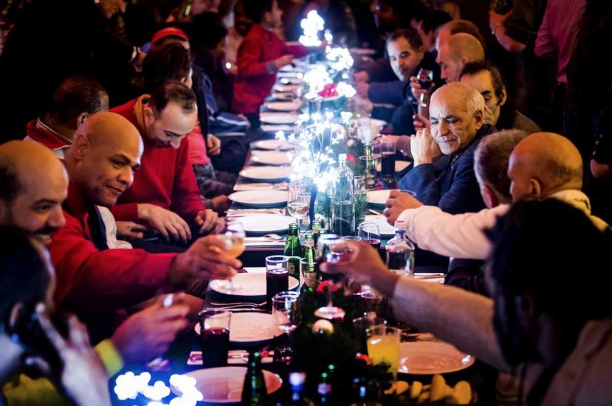 Ρεβεγιόν: Έτσι θα γίνουν «βόμβες» κορονοϊού τα χριστουγεννιάτικα τραπέζια