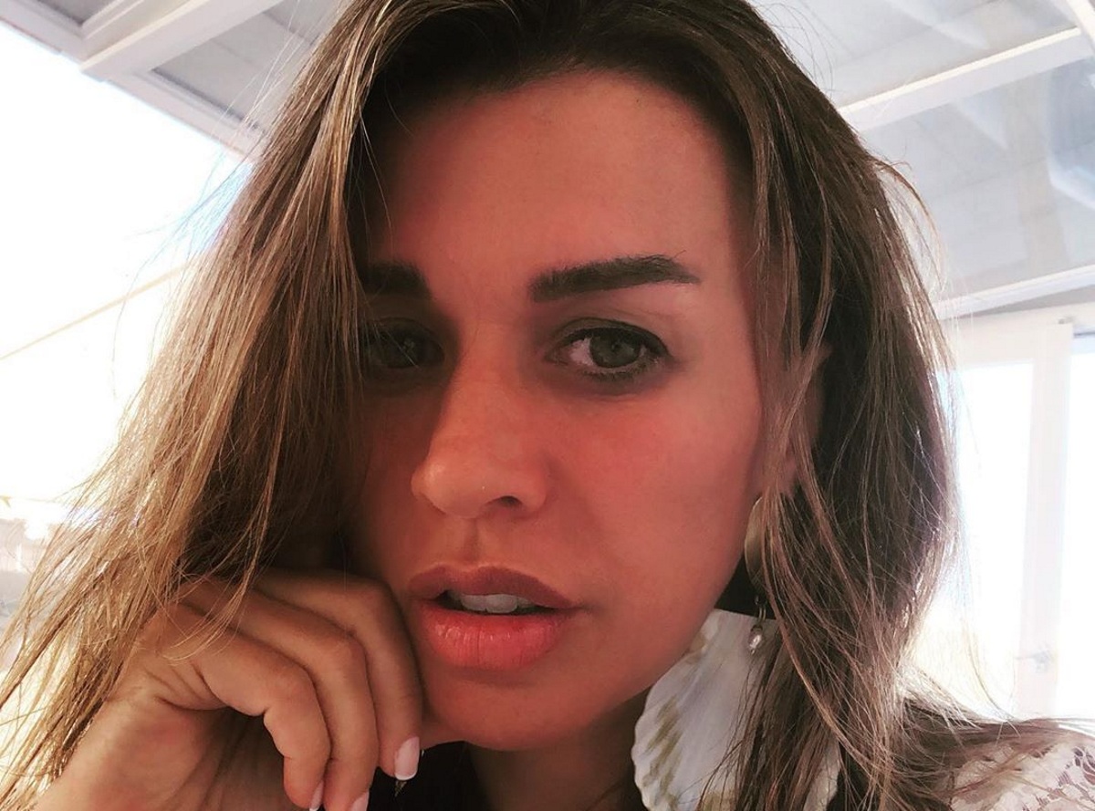 Έρρικα Πρεζεράκου: Περιγράφει πως πάει η πορεία της υγείας την ανιψιάς της και μιλά για το νέο χειρουργείο στο χέρι της