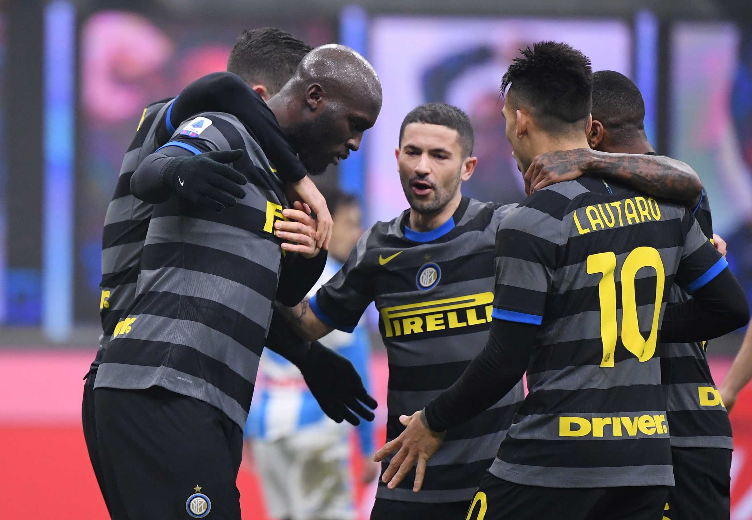 Soccer Football - Serie A - Inter Milan v Napoli - San Siro, Milan, Italy - December 16, 2020 Inter Milan's Romelu Lukaku celebrates scoring their first goal with teammates REUTERS