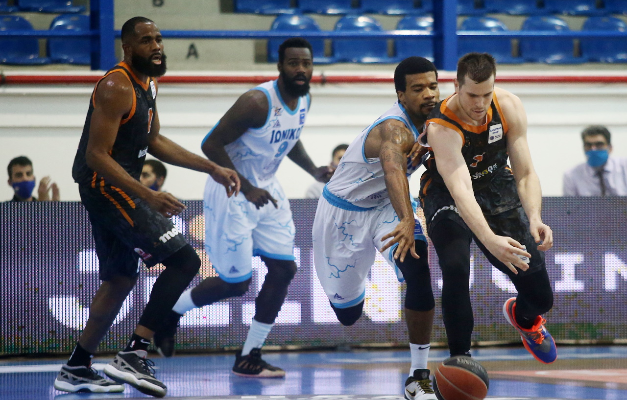 Basket League: Ο ΠΑΟΚ έσπασε την κατάρα, το Λαύριο σόκαρε τον Ηρακλή (video)