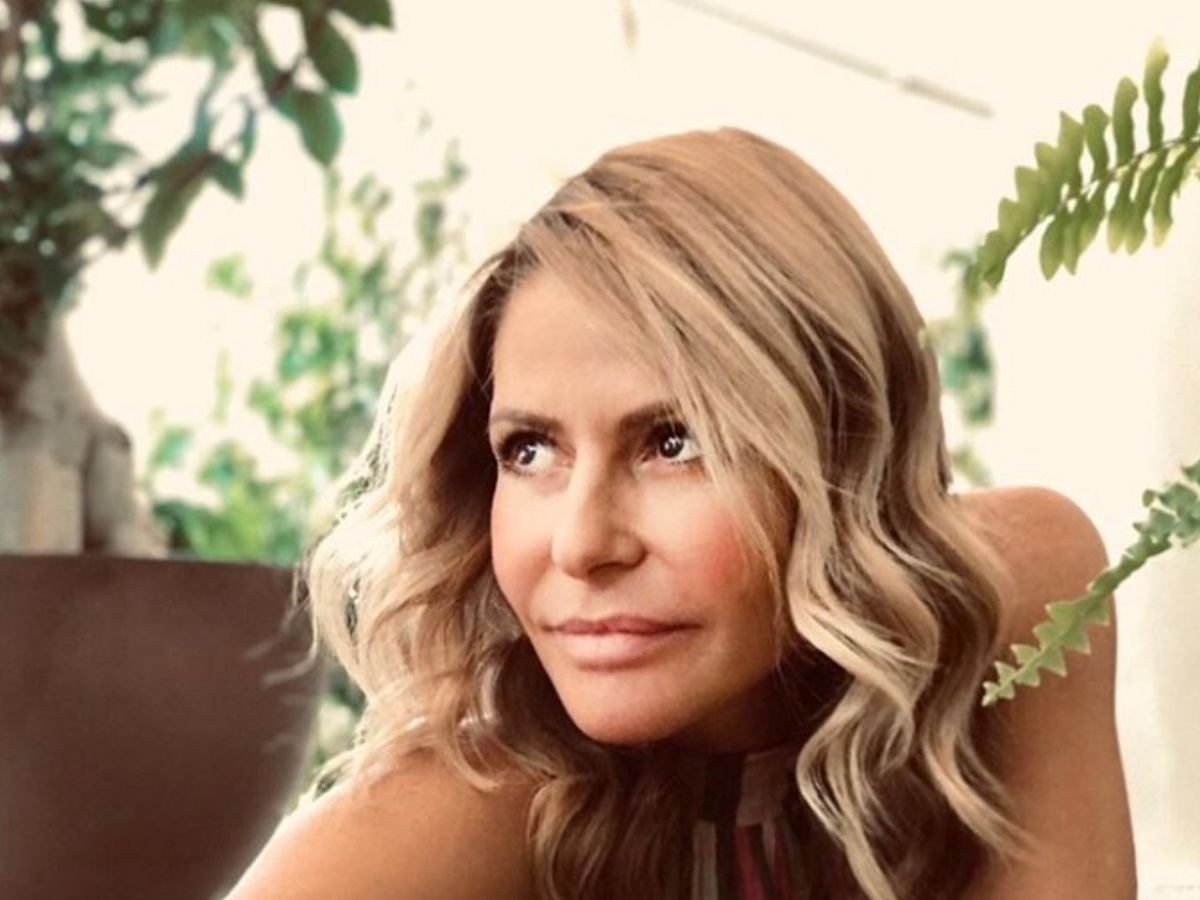 Η εγκυμονούσα Τζένη Μπαλατσινού στόλισε για τα Χριστούγεννα! – Φωτογραφία του εντυπωσιακού δέντρου