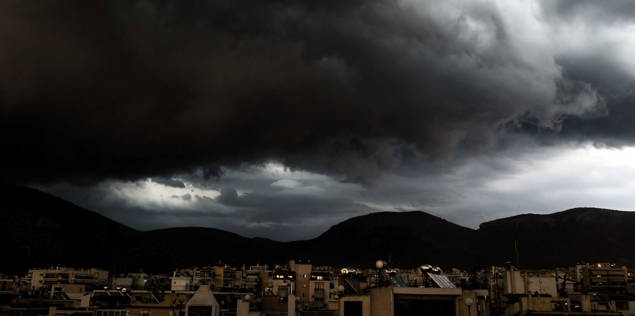 Καιρός – Καλλιάνος: Προσοχή τις επόμενες ώρες – Που θα χτυπήσει η κακοκαιρία