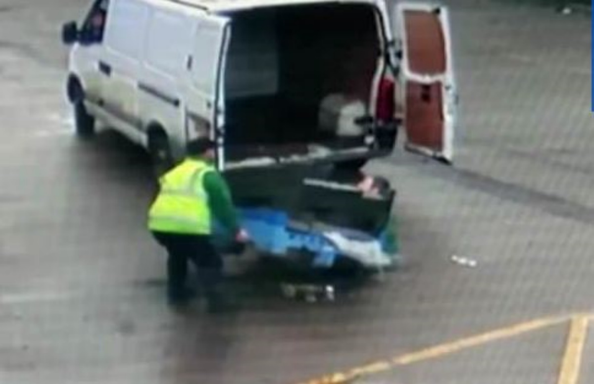 Ληστές για κλάματα: Προσπάθησε να κλέψει εργοστάσιο και στο τέλος έφυγε με σπασμένα πόδια (vid)