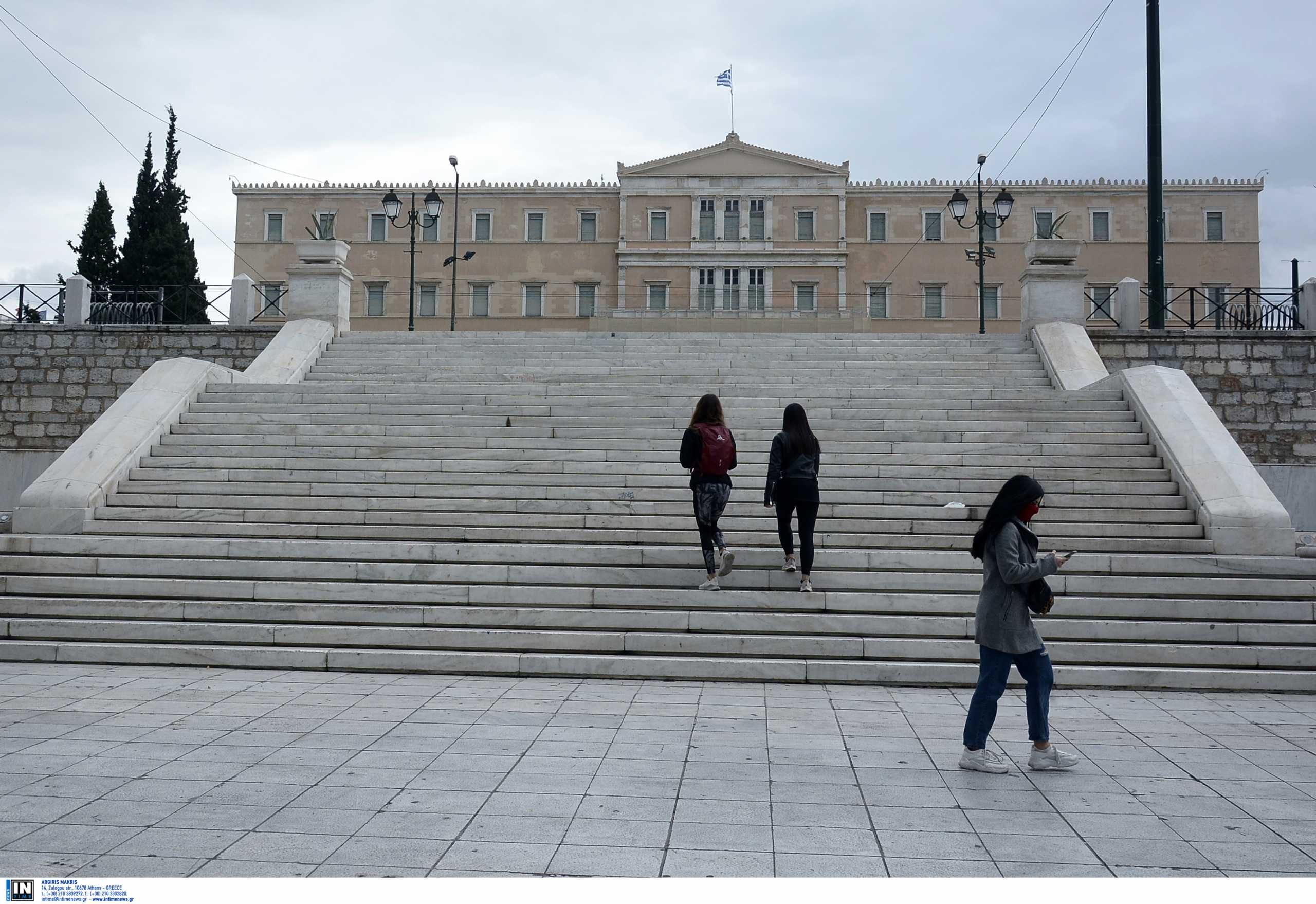 Έτσι φτάσαμε στο ολικό lockdown «εξπρές» – Πότε και πως θα ανοίξουν σχολεία και οικονομία