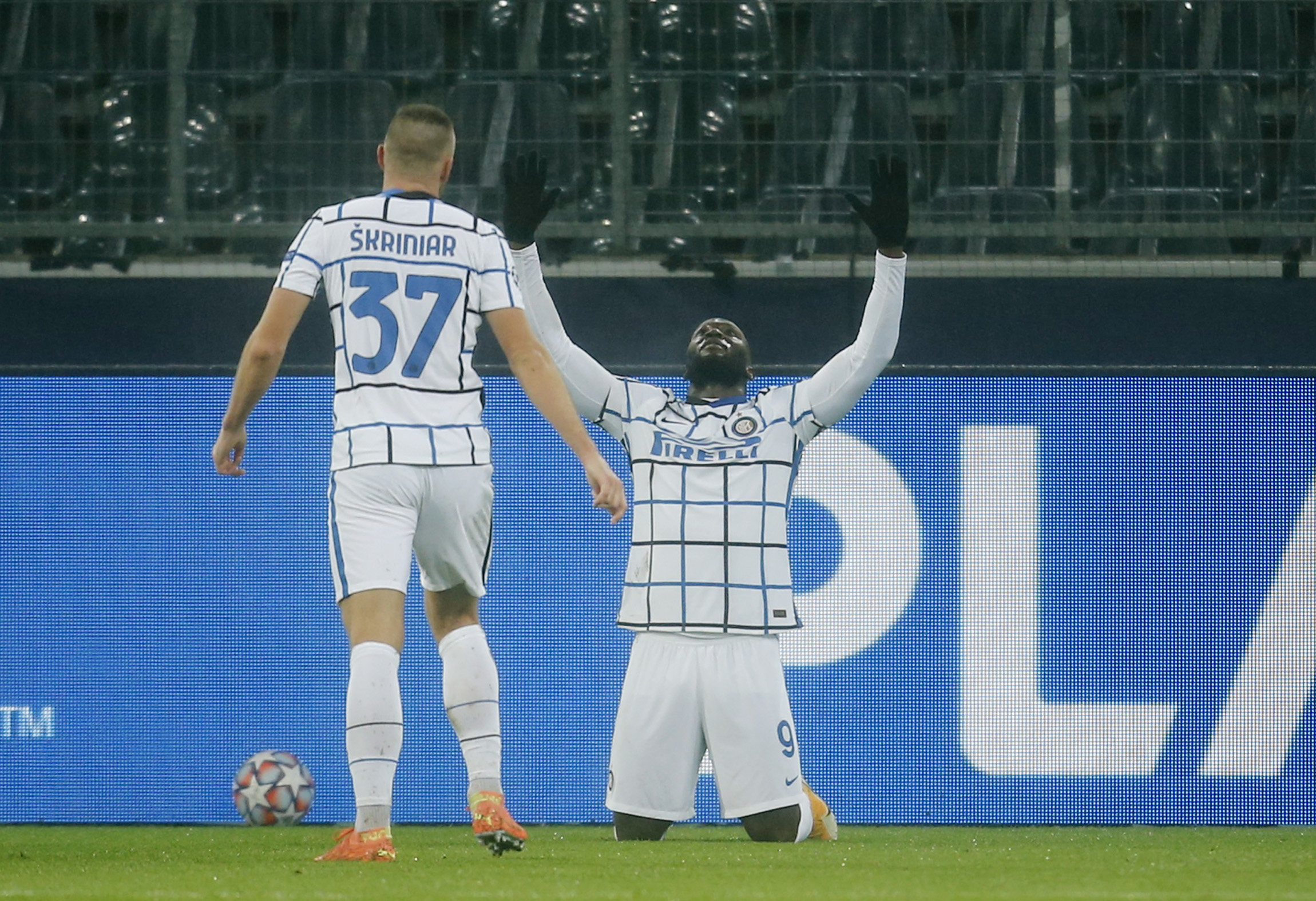 Soccer Football - Champions League - Group B - Borussia Moenchengladbach v Inter Milan - Borussia-Park, Moenchengladbach, Germany - December 1, 2020  Inter Milan's Romelu Lukaku celebrates scoring their third goal REUTERS