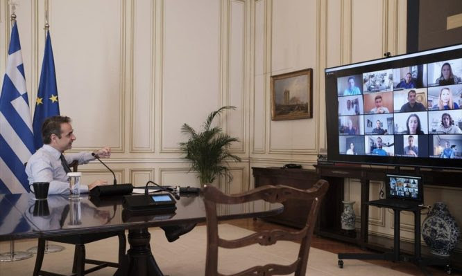 Μητσοτάκης στους… Έλληνες των φαρμακευτικών κολοσσών: «Μας κάνετε υπερήφανους!»