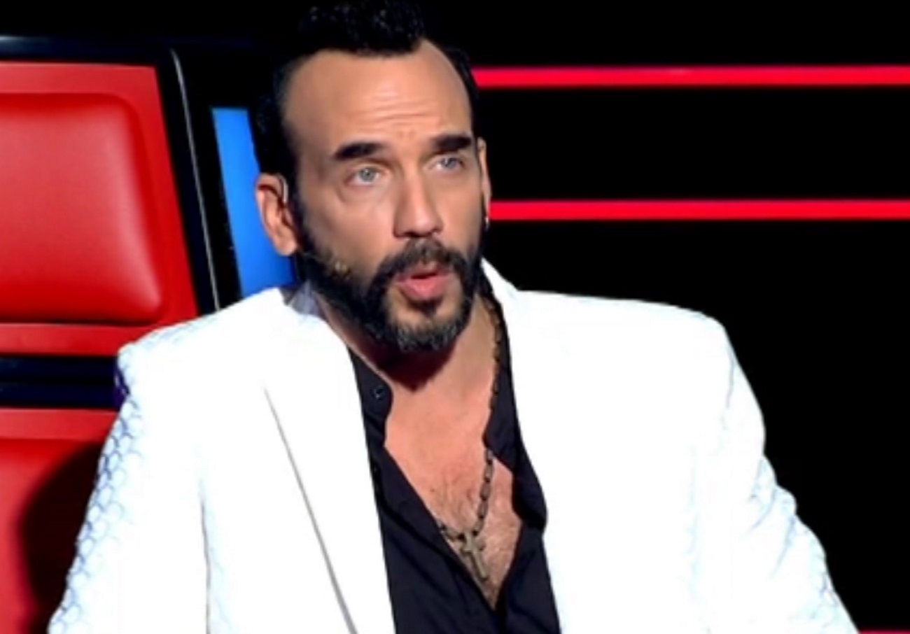 Άλαλος ο Μουζουράκης στο The Voice,  σηκώθηκε από την καρέκλα του – “Αυτό είναι το δυνατό σου χαρτί”