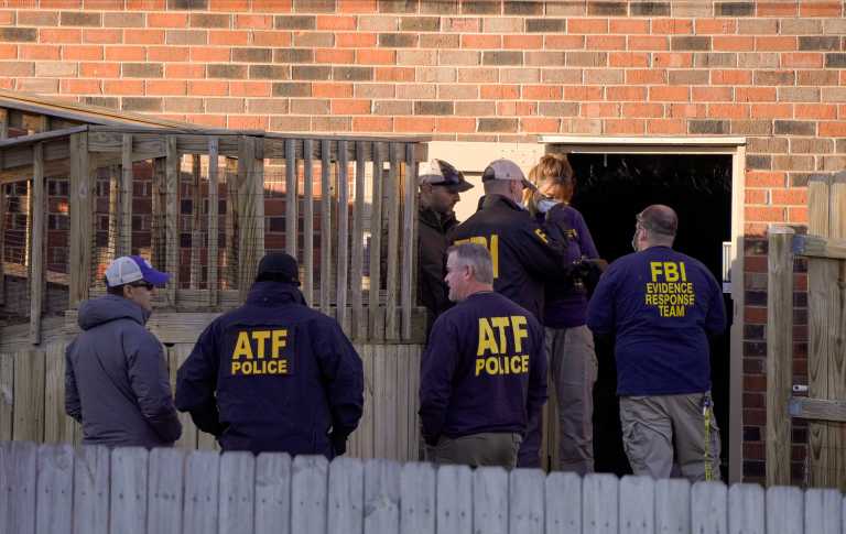 ΗΠΑ: Έρευνες του FBI για την έκρηξη στο Νάσβιλ – Στο «μικροσκόπιο» ένας 63χρονος (pics)