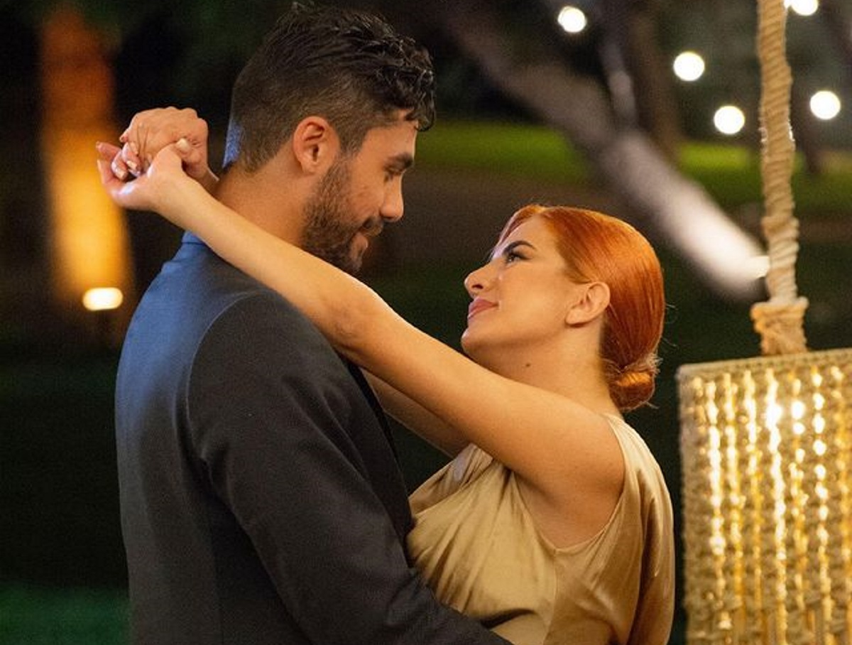 Full in love ο Παναγιώτης Βασιλάκος με τη Νικόλ! Το ερωτικό τραγούδι που της αφιέρωσε μέσα στο αυτοκίνητο (video)