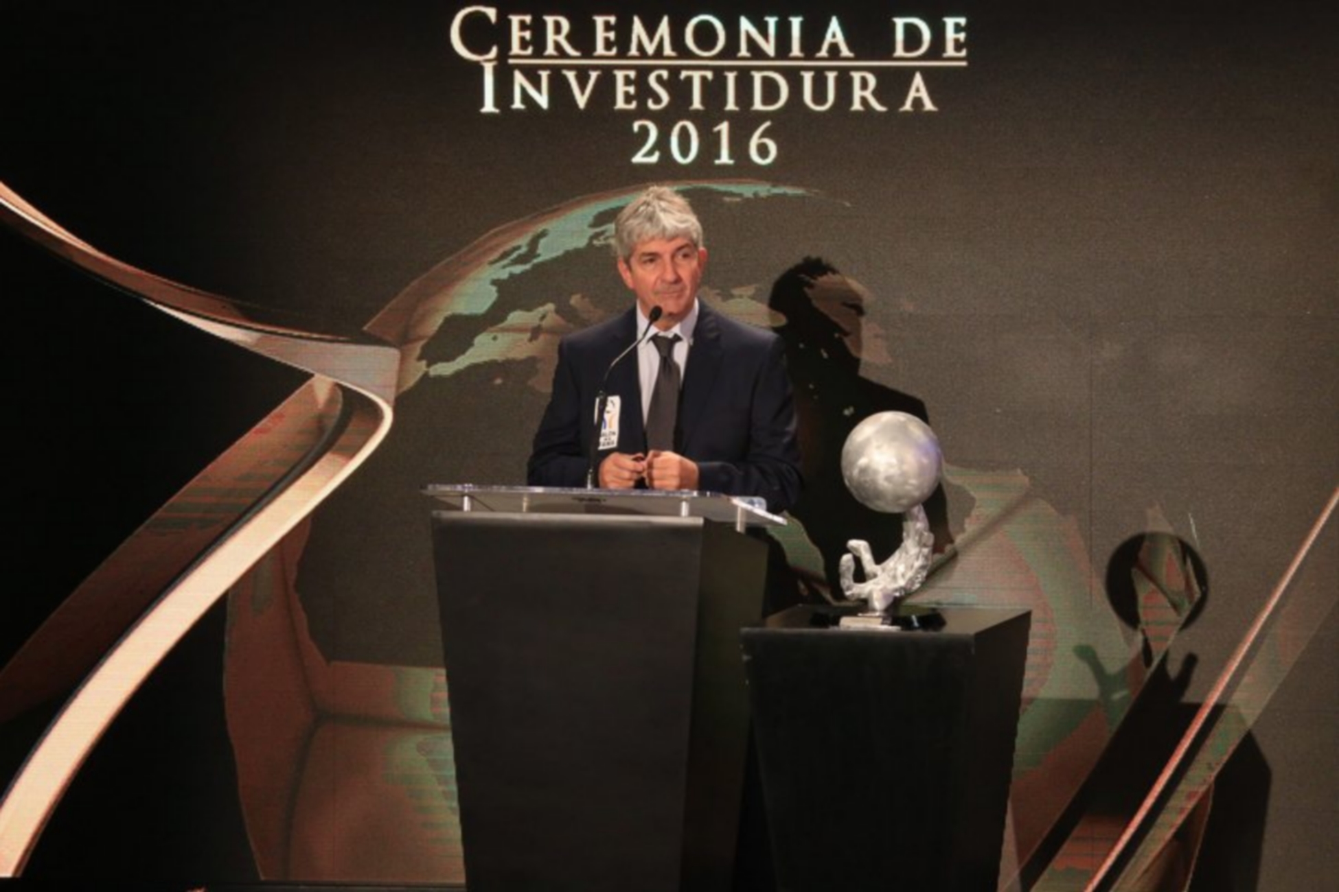 epa05623544 Italian former soccer player Paolo Rossi speaks after being introduced into the Hall of Fame of Pachuca soccer club in Pachuca, 08 November 2016.  EPA