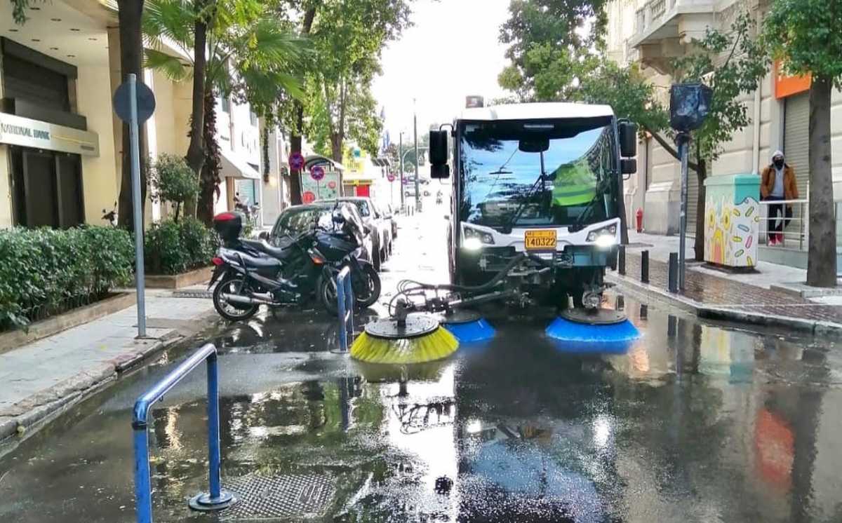 Πλύθηκε και απολυμάνθηκε το Εμπορικό Τρίγωνο στο Δήμο Αθηναίων (pics)