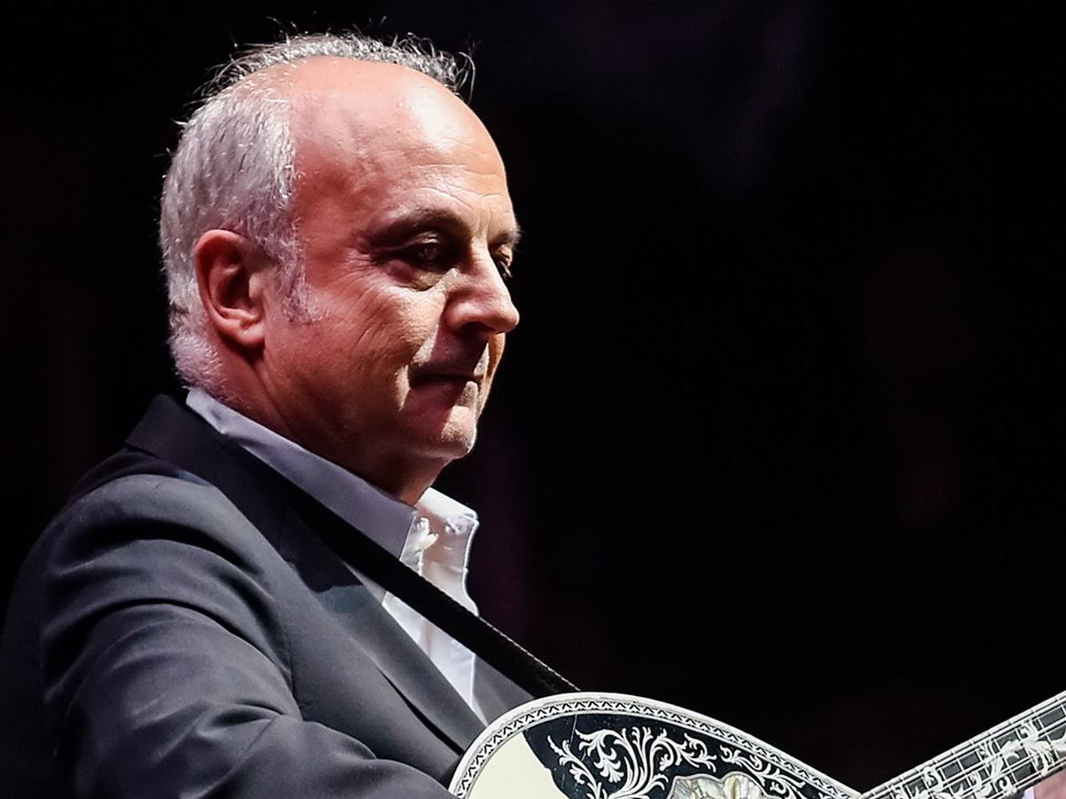 O Θανάσης Πολυκανδριώτης ανακοίνωσε ότι  βρέθηκε θετικός στον κορονοϊό