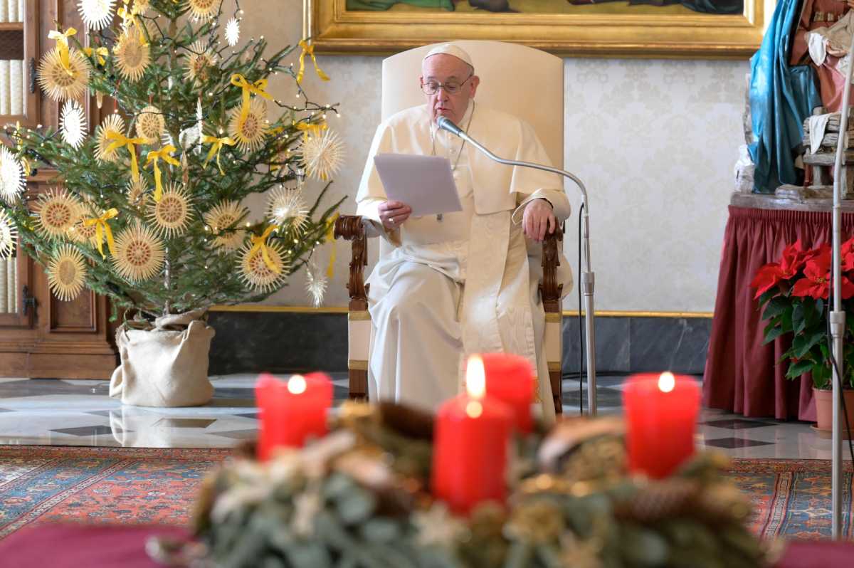 Βατικανό: Ο Πάπας τα Χριστούγεννα θα ευλογήσει τους πιστούς μέσω τηλεοράσεως