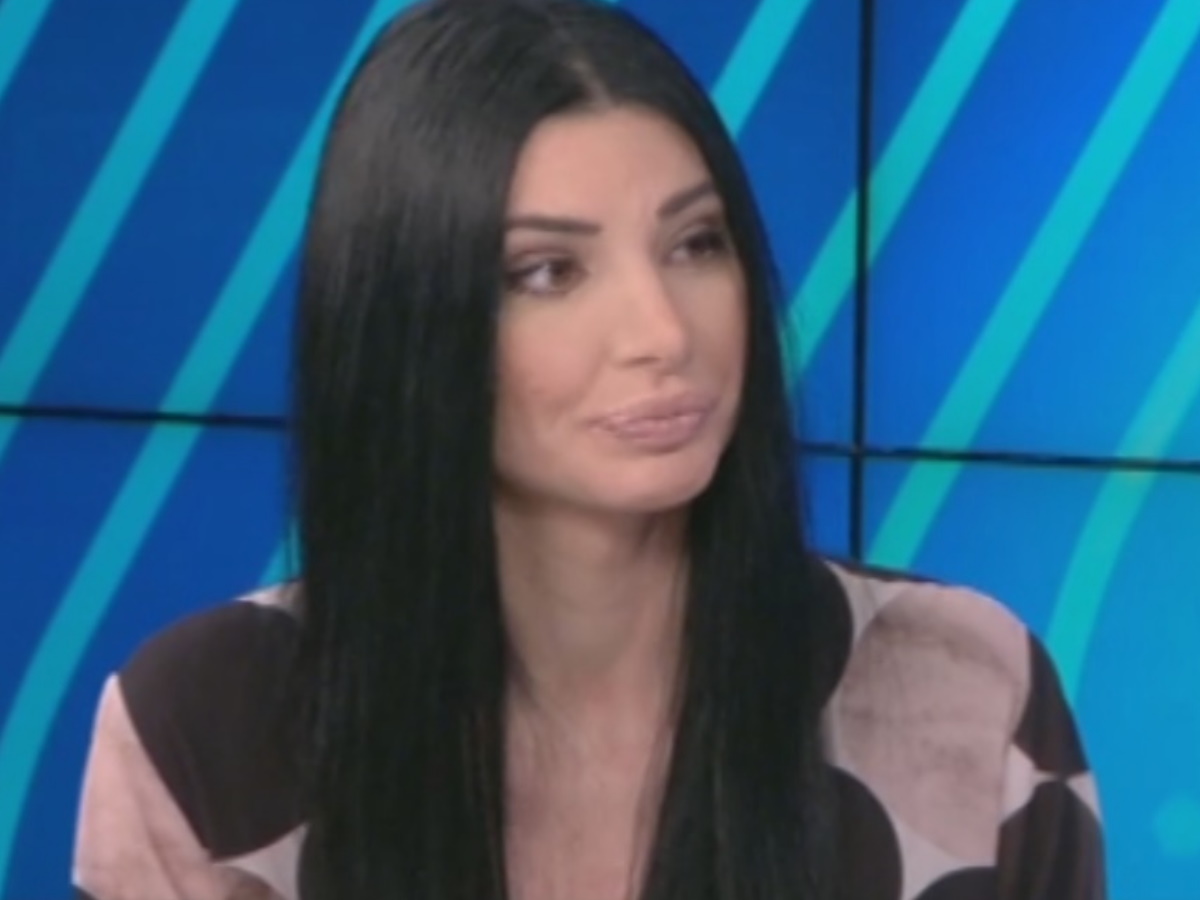 T-Live: Η εξομολόγηση της Σίας από το Bachelor στην Τατιάνα Στεφανίδου – Η καραντίνα και ο “χωρισμός” από την οικογένεια της