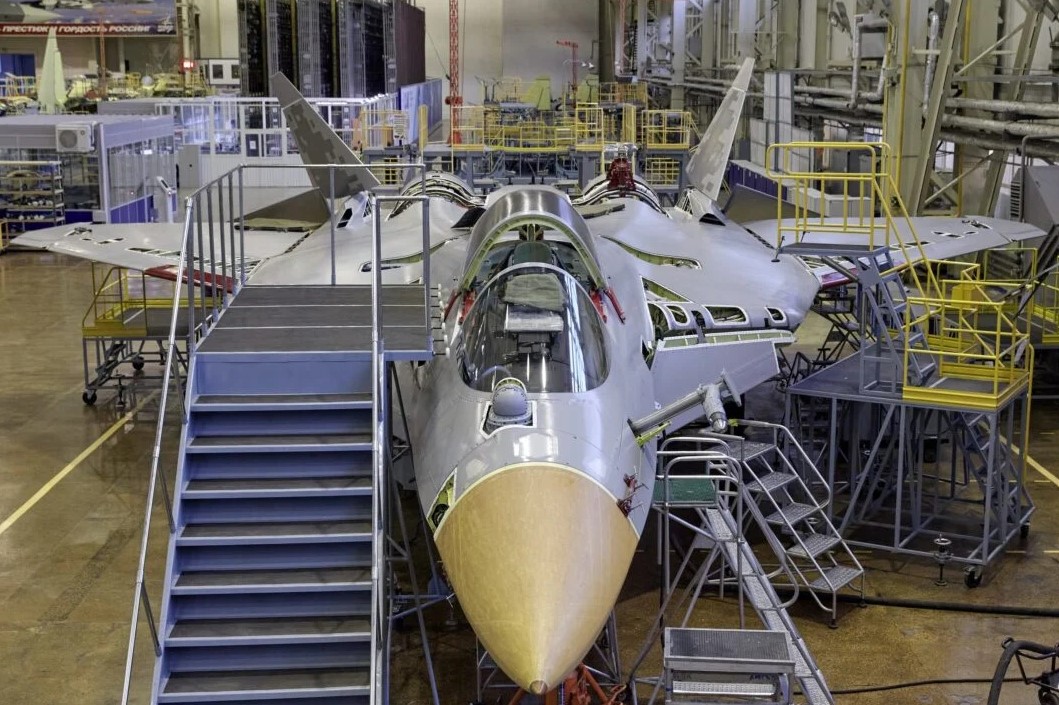 Su-57: Οι Ρώσοι κατασκευάζουν το stealth μαχητικό αεροσκάφος πέμπτης γενιάς με τη βοήθεια της… Microsoft! [vid]