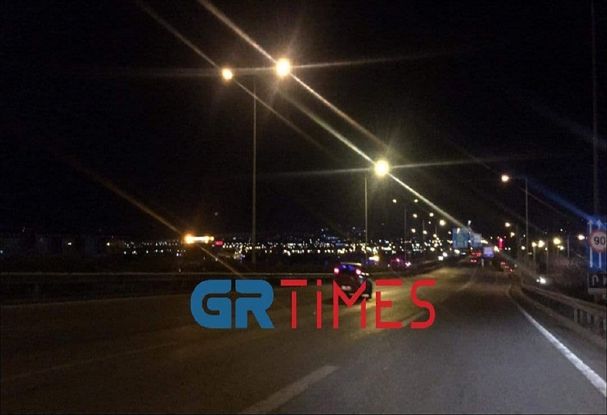 Τροχαίο με τρία αυτοκίνητα στη Θεσσαλονίκη (video)