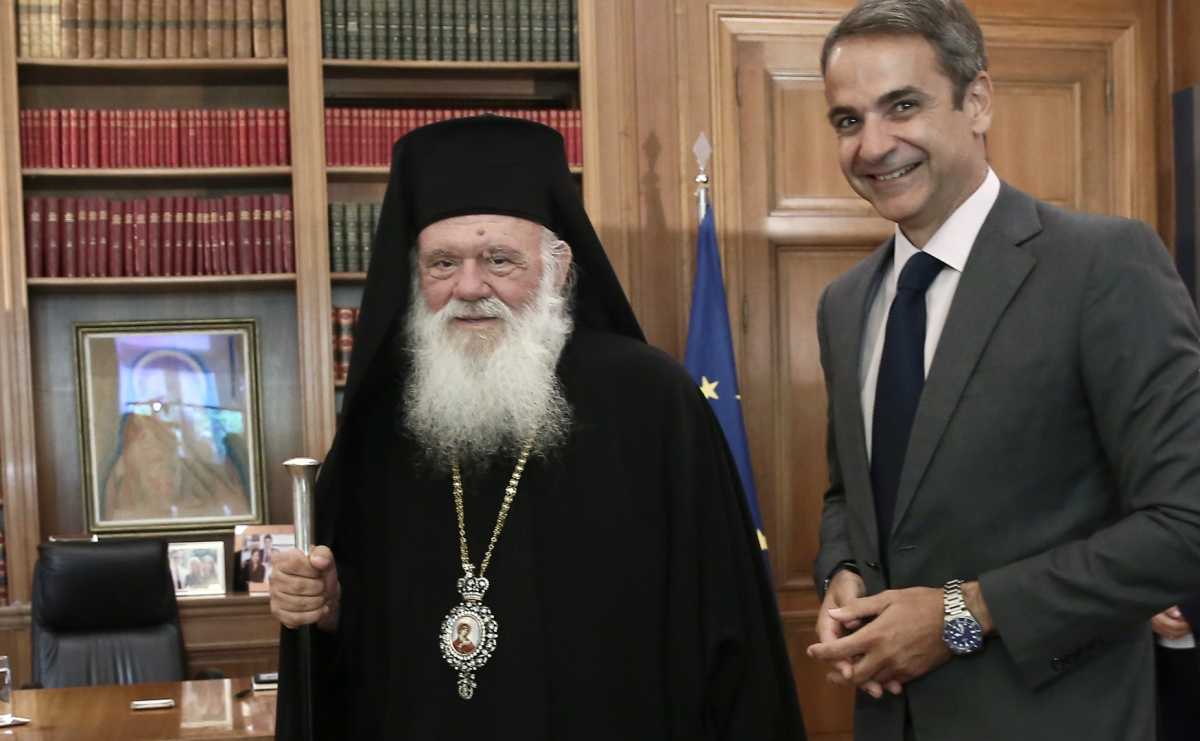 Τηλεφωνικά τα είπαν Μητσοτάκης – Ιερώνυμος για το πώς θα γιορτάσουμε τα Χριστούγεννα εν μέσω πανδημίας