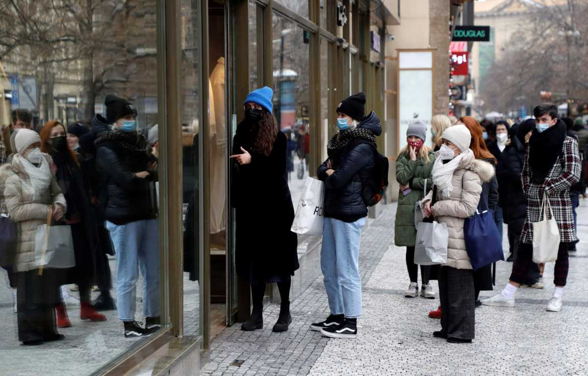 Κορονοϊός: Άνοιξαν και πάλι μετά τον Οκτώβριο εστιατόρια και καταστήματα στην Τσεχία