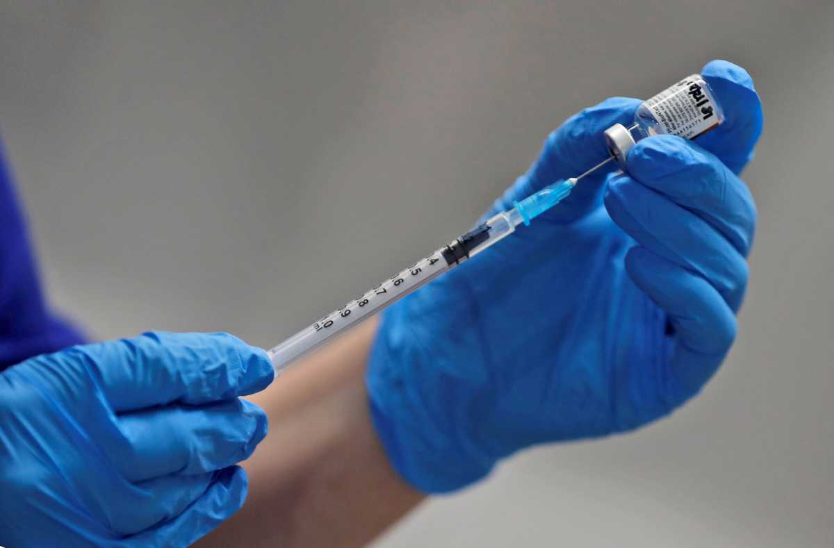 Έλληνας καρδιολόγος έκανε το εμβόλιο της Pfizer – Τι παρενέργειες είχε