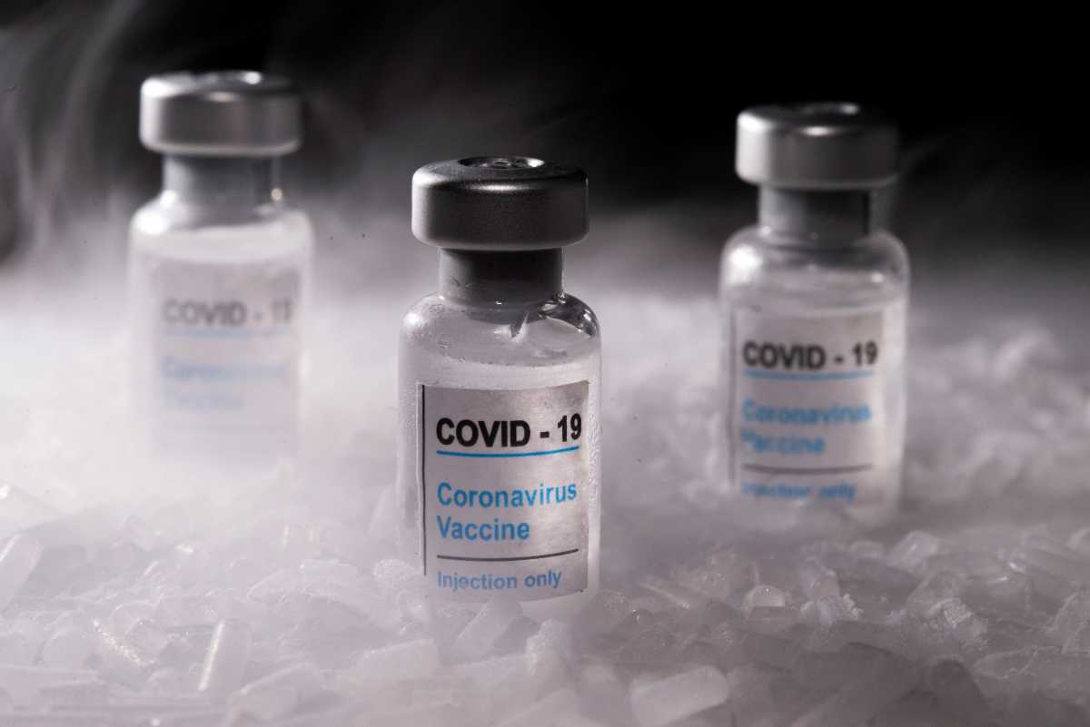 Άλμπερτ Μπουρλά: Νέο εμβόλιο στα σκαριά που δεν θα χρειάζεται μεγάλη ψύξη