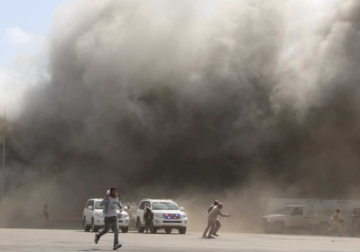 Υεμένη: Έκρηξη και πυροβολισμοί στο αεροδρόμιο Άντεν – Νεκροί και τραυματίες (pics)