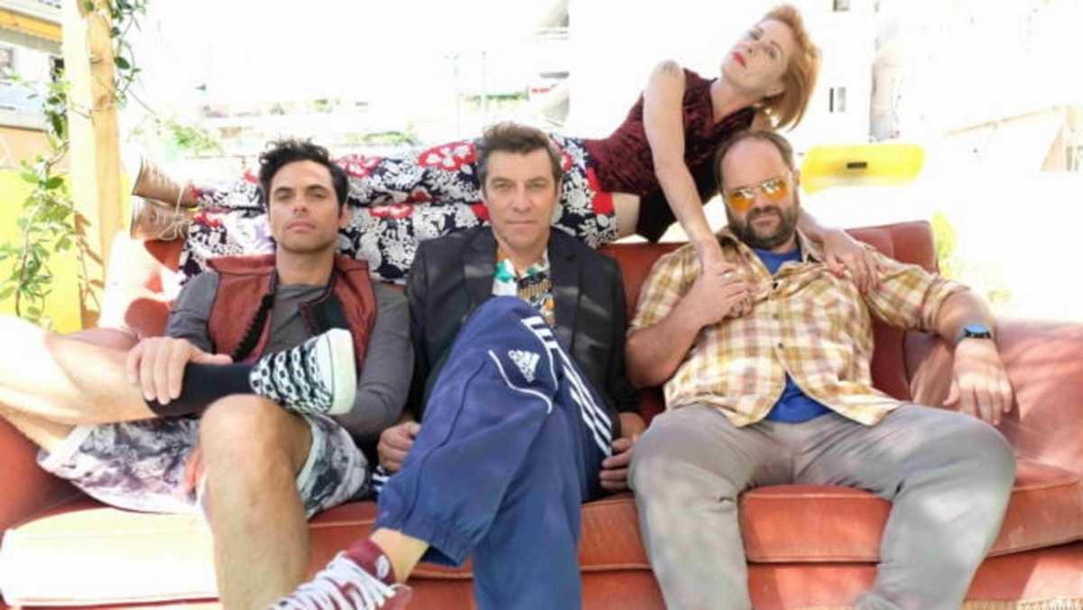 Απόψε γινόμαστε Σχεδόν Ενήλικες με τη νέα σειρά της Μυρτώς Κοντοβά