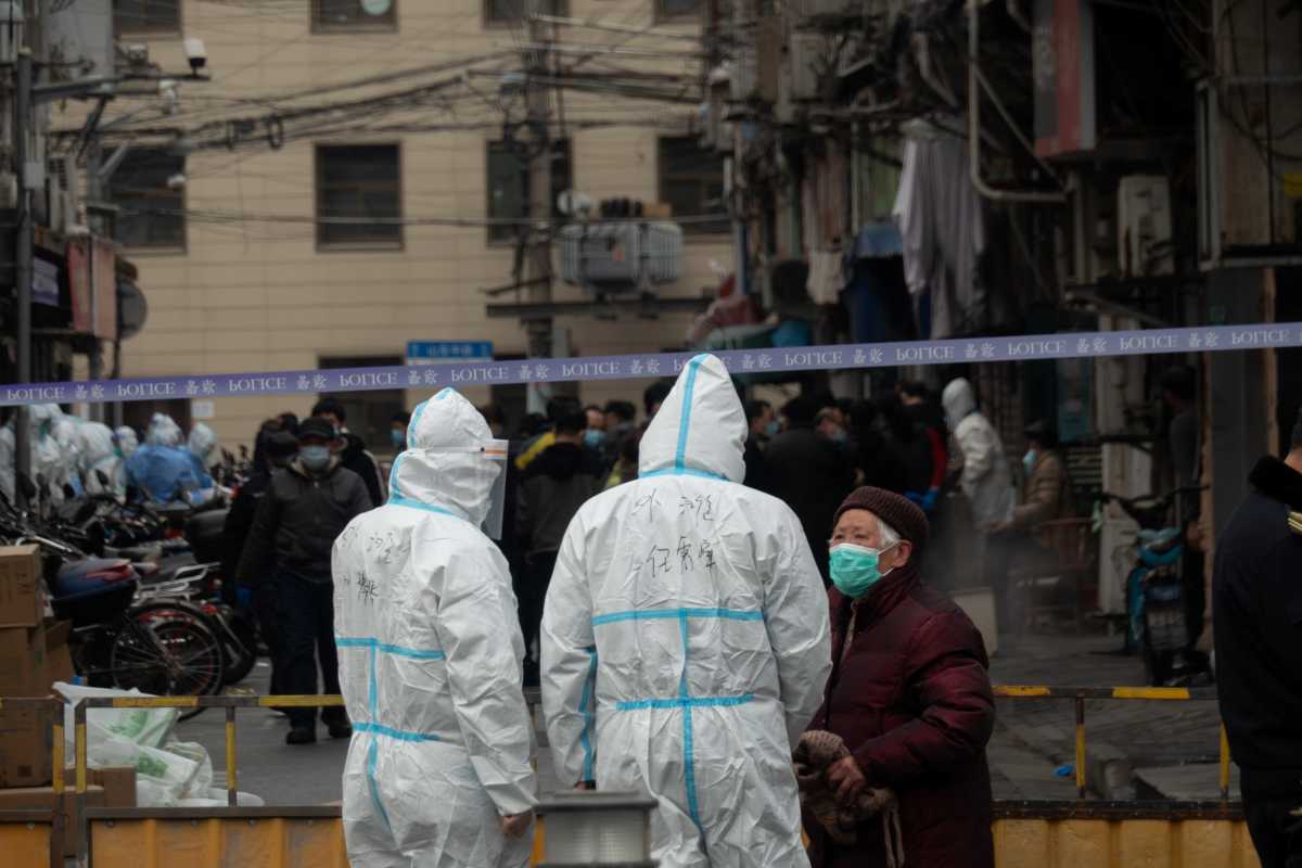 Κίνα – Συναγερμός στην Σανγκάη: Εκκενώθηκε συνοικία μετά τον εντοπισμό κρουσμάτων κορονοϊού