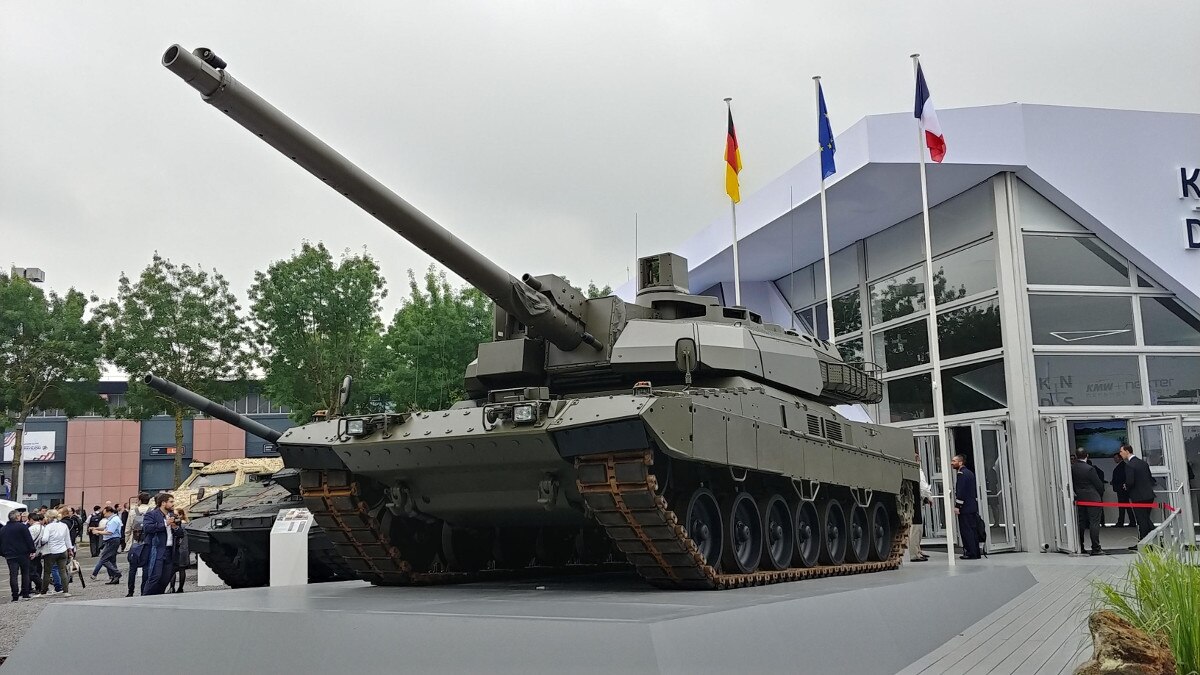 Eurotank: Το ευρωπαϊκό άρμα μάχης νέας γενιάς ελκύει και παράλληλα προβληματίζει τους Βρετανούς