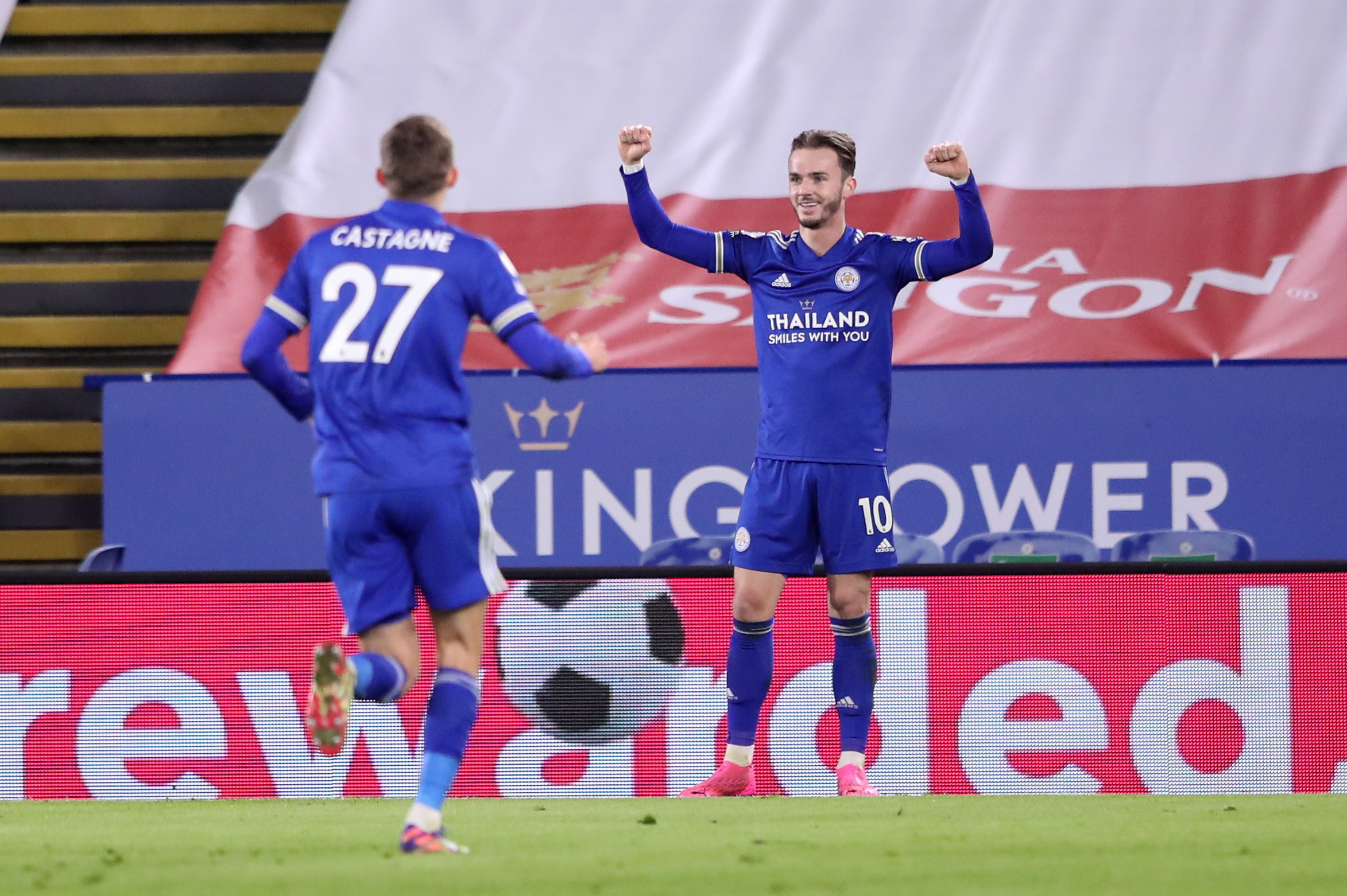 Soccer Football - Premier League - Leicester City v Southampton - King Power Stadium, Leicester, Britain - January 16, 2021 Leicester City's James Maddison celebrates scoring their first goal with teammates Pool via REUTERS