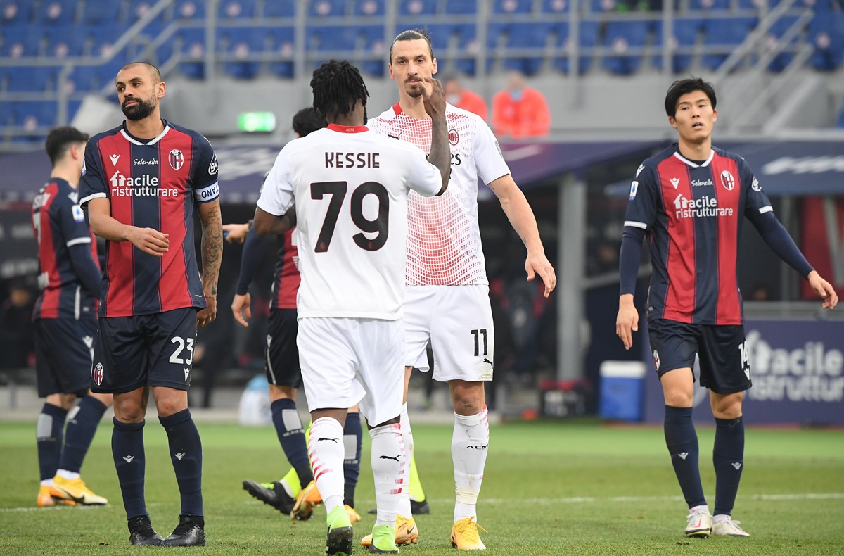 Soccer Football - Serie A - Bologna v AC Milan - Stadio Renato Dall'Ara, Bologna, Italy - January 30, 2021 AC Milan's Franck Kessie celebrates scoring their second goal with teammate Zlatan Ibrahimovic REUTERS
