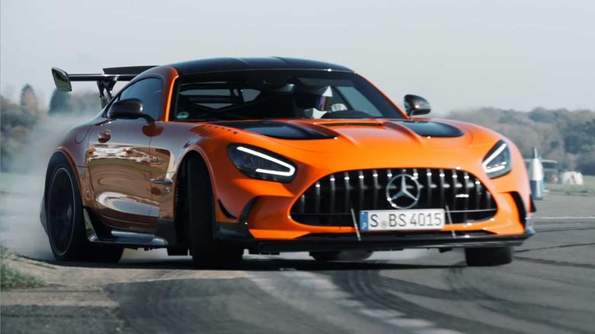 Το ατελείωτο ντριφτ της Mercedes-AMG GT Black Series [vid]