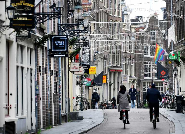 Το Άμστερνταμ σκοπεύει να απαγορεύσει τα coffeeshop στους τουρίστες