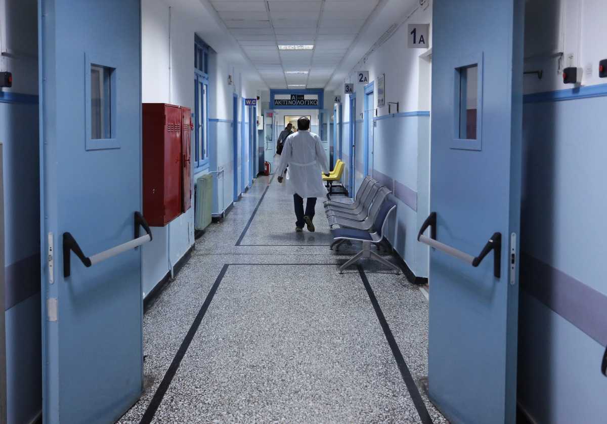 Σκηνές ροκ στο νοσοκομείο «Άγιος Ανδρέας» της Πάτρας: Γιατροί «έπαιξαν» ξύλο – «Έφευγαν» μέχρι και σκαμπό
