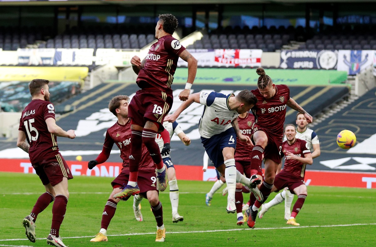 Soccer Football - Premier League - Tottenham Hotspur v Leeds United - Tottenham Hotspur Stadium, London, Britain - January 2, 2021 Tottenham Hotspur's Toby Alderweireld scores their third goal Pool via REUTERS
