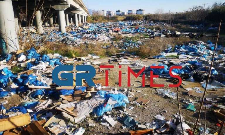 Εικόνες ντροπής στη Θεσσαλονίκη – Παράνομη χωματερή δίπλα από τα ΚΤΕΛ