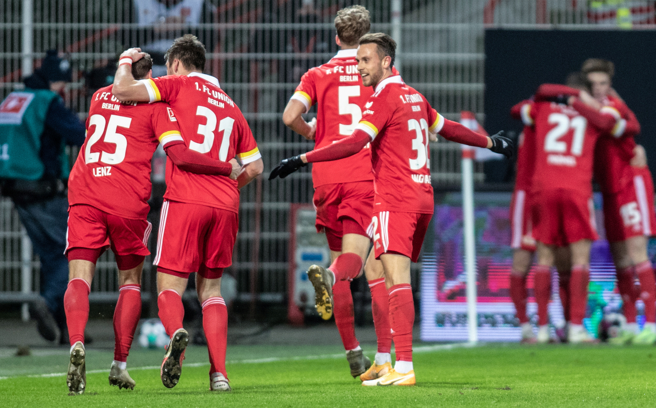 Soccer Football - Bundesliga - 1. FC Union Berlin v Bayer Leverkusen - Stadion An der Alten Forsterei, Berlin, Germany - January 15, 2021  1. FC Union Berlin's Cedric Teuchert celebrates scoring their first goal with teammates  Pool via REUTERS