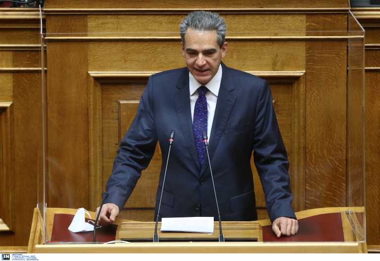 Χαμός στη Βουλή από την ατάκα Συρίγου «η χούντα δεν έπεσε από το Πολυτεχνείο αλλά από το Κυπριακό» - Τον αποκάλεσαν «φασιστάκο»