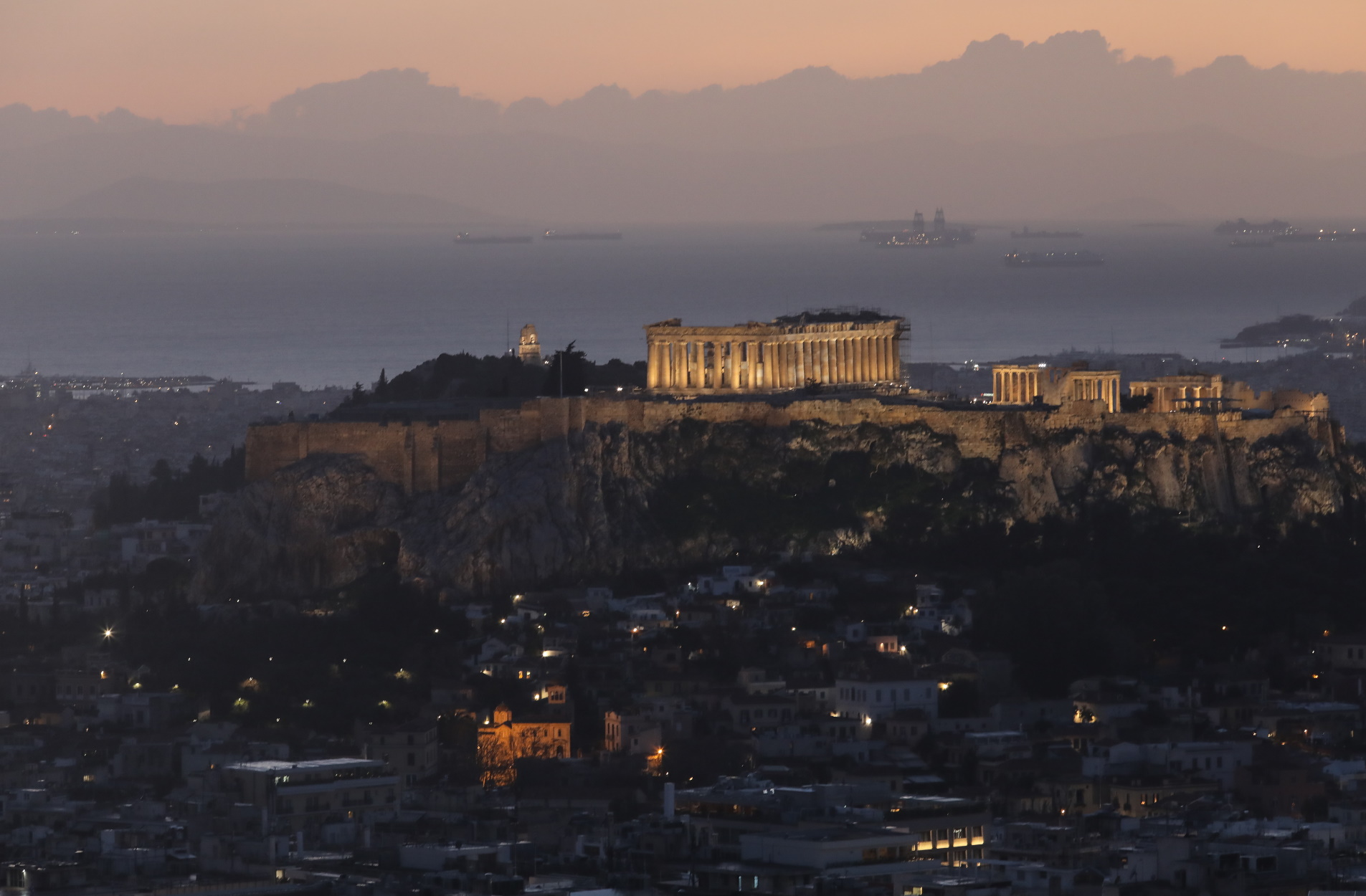 Η σπηλιά της Αθήνας που ονομάζεται φυλακή του Σωκράτη