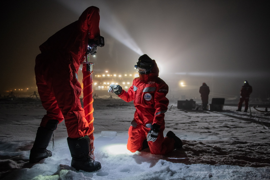 Αρκτική: Nτοκιμαντέρ ρίχνει φως στις περιπέτειες του ζωγράφου τοπίων, Τζέιμς Μόρισον