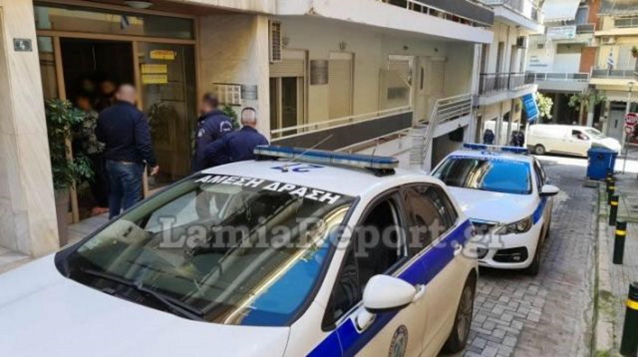 Λαμία: Είδε τους κλέφτες από το ματάκι της πόρτας (pics, video)