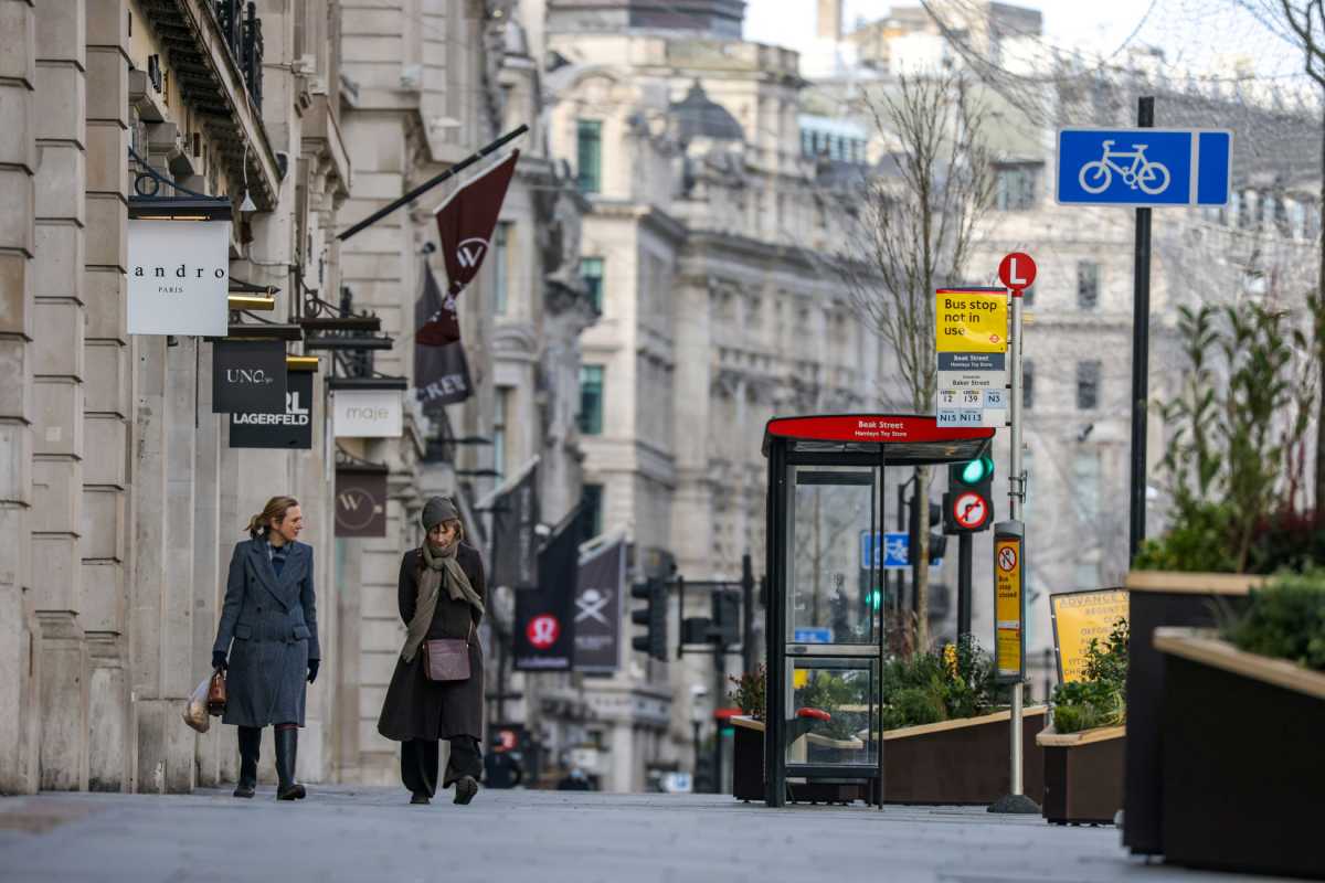 Βρετανία: Μειώθηκε το επίπεδο συναγερμού στο 4 – Καλύτερη η κατάσταση στα νοσοκομεία