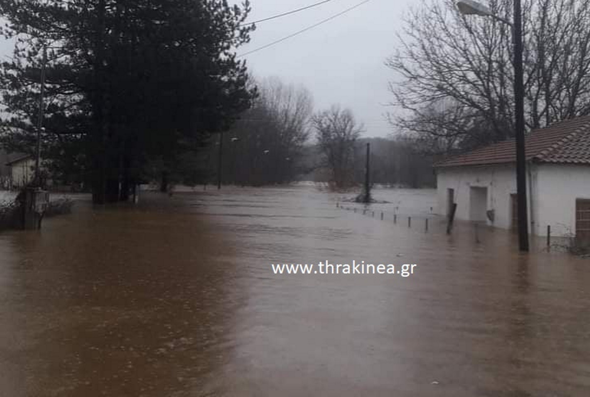 Εκκενώθηκε οικισμός λόγω της πλημμύρας στον Έβρο – Σε ποιες περιοχές έκλεισαν τα σχολεία